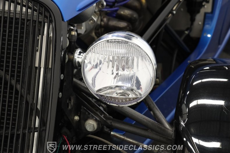 Ford-Roadster-1933-Blue-1