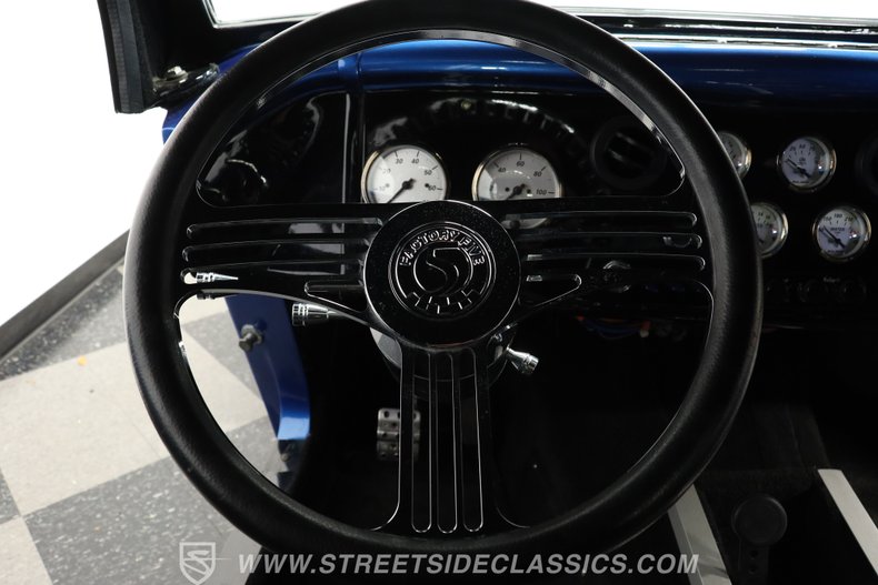 Ford-Roadster-1933-Blue-11