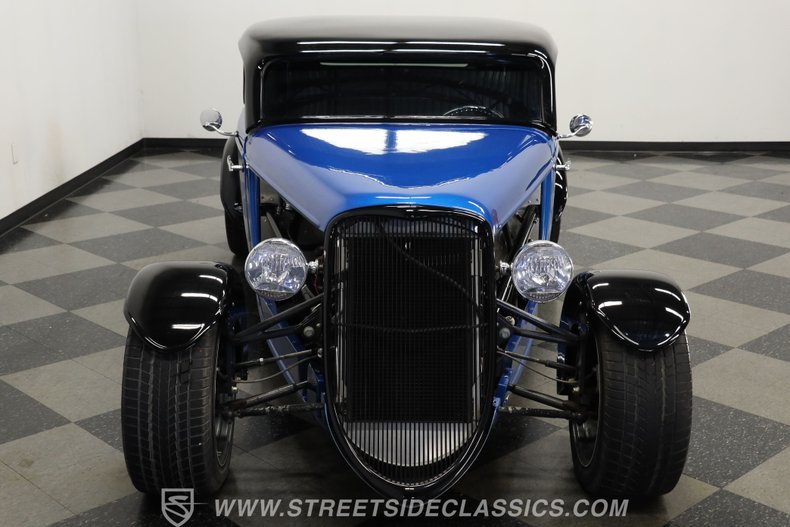 Ford-Roadster-1933-Blue-30