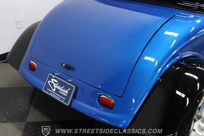 Ford-Roadster-1933-Blue-36
