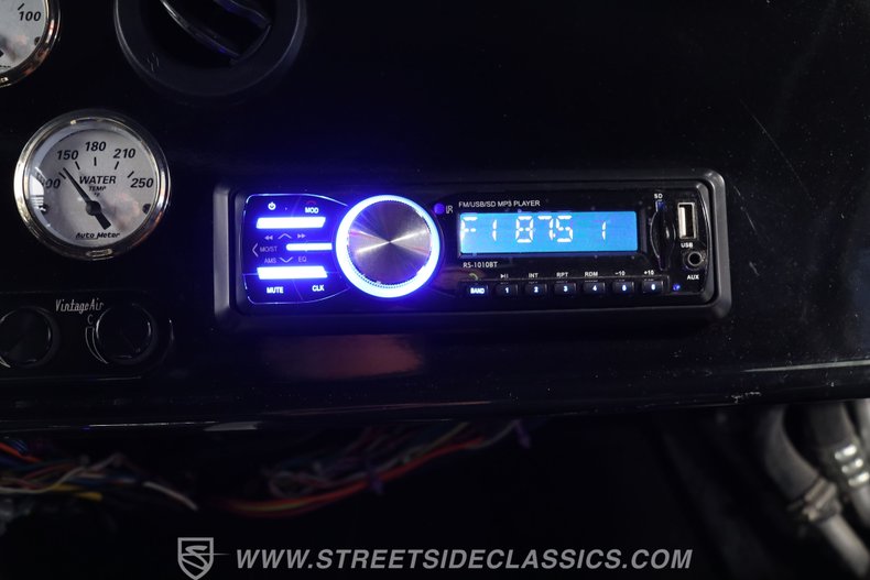 Ford-Roadster-1933-Blue-42