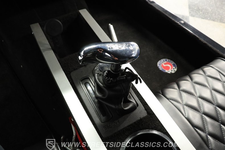 Ford-Roadster-1933-Blue-43