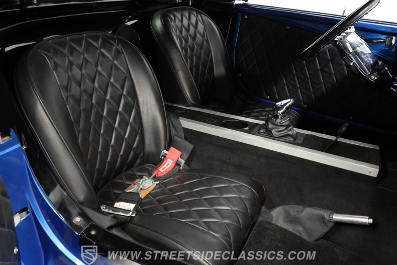 Ford-Roadster-1933-Blue-46