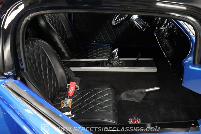 Ford-Roadster-1933-Blue-47