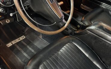 Ford-Shelby-mustang-1968-Lime-Gold-Black-3