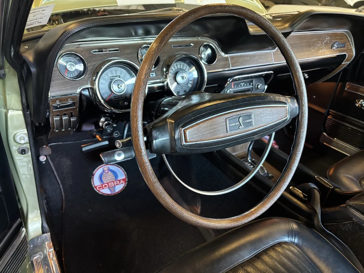 Ford-Shelby-mustang-1968-Lime-Gold-Black-6