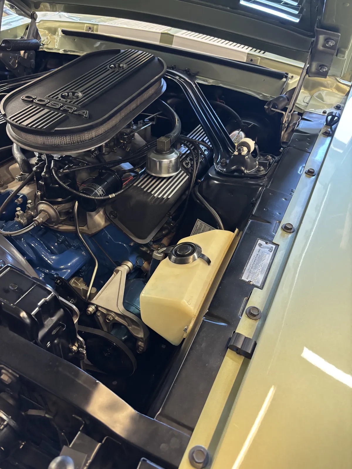 Ford-Shelby-mustang-1968-Lime-Gold-Black-7