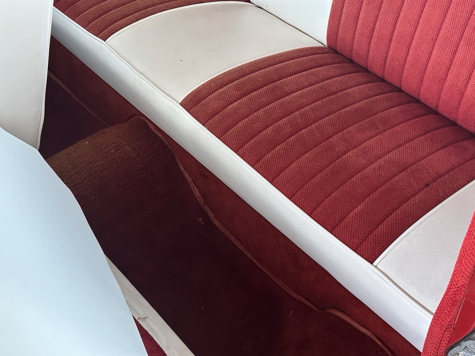 Ford-Starliner-1961-Coupe-11