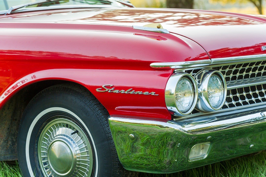 Ford-Starliner-1961-Coupe-2