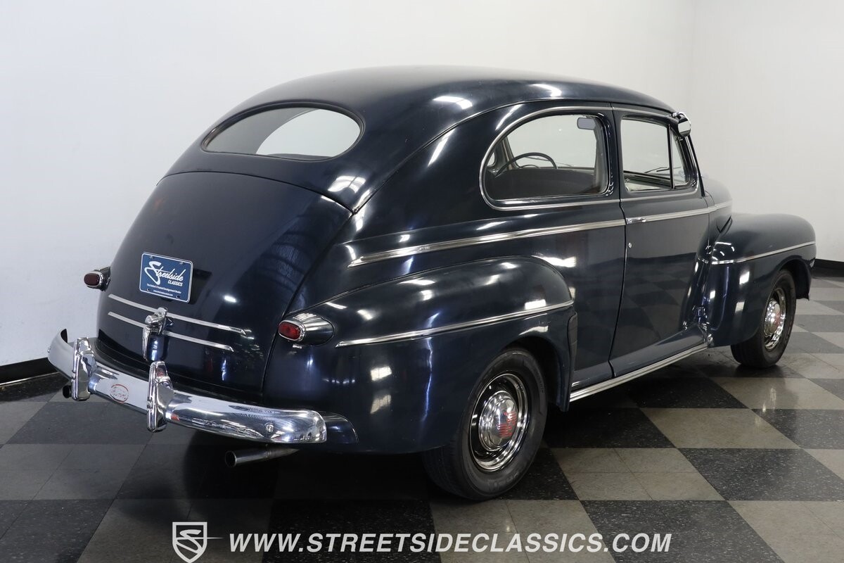 Ford-Super-Deluxe-1946-Sedan-10