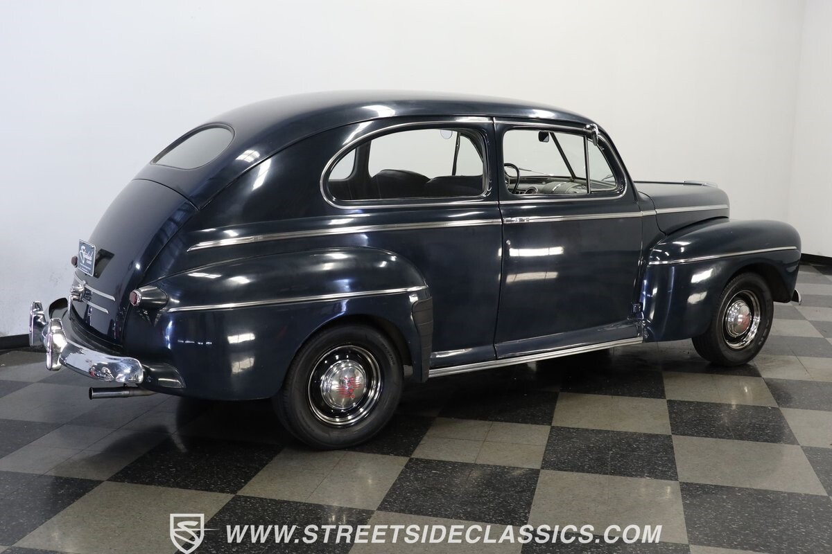 Ford-Super-Deluxe-1946-Sedan-11