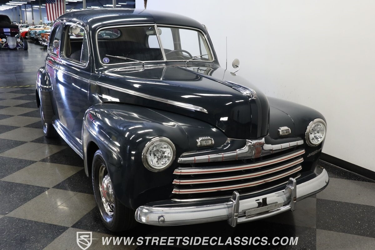 Ford-Super-Deluxe-1946-Sedan-14