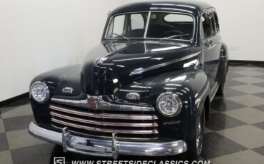 Ford-Super-Deluxe-1946-Sedan-16