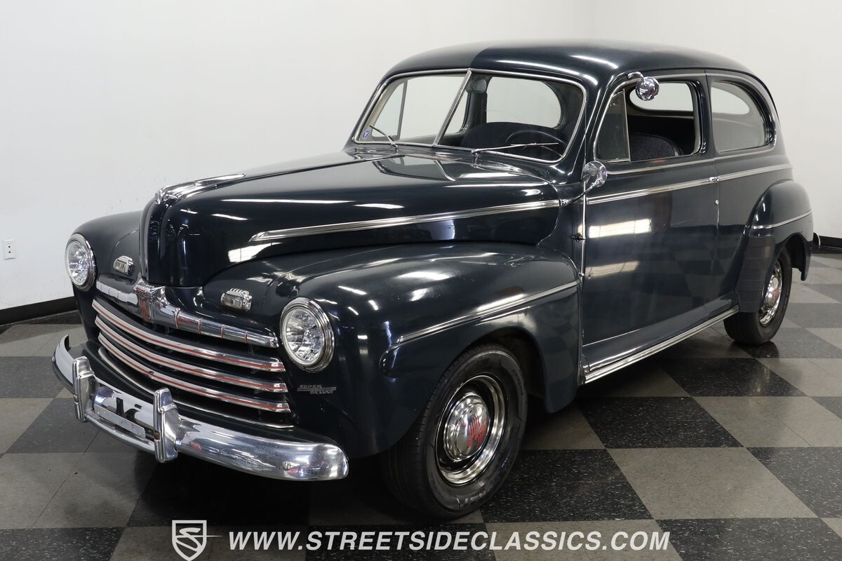 Ford-Super-Deluxe-1946-Sedan-17