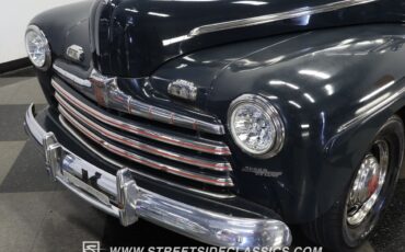 Ford-Super-Deluxe-1946-Sedan-18