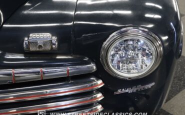 Ford-Super-Deluxe-1946-Sedan-19