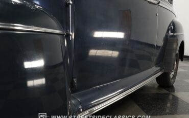 Ford-Super-Deluxe-1946-Sedan-21