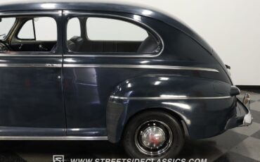 Ford-Super-Deluxe-1946-Sedan-23