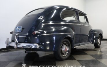 Ford-Super-Deluxe-1946-Sedan-25