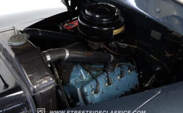 Ford-Super-Deluxe-1946-Sedan-3