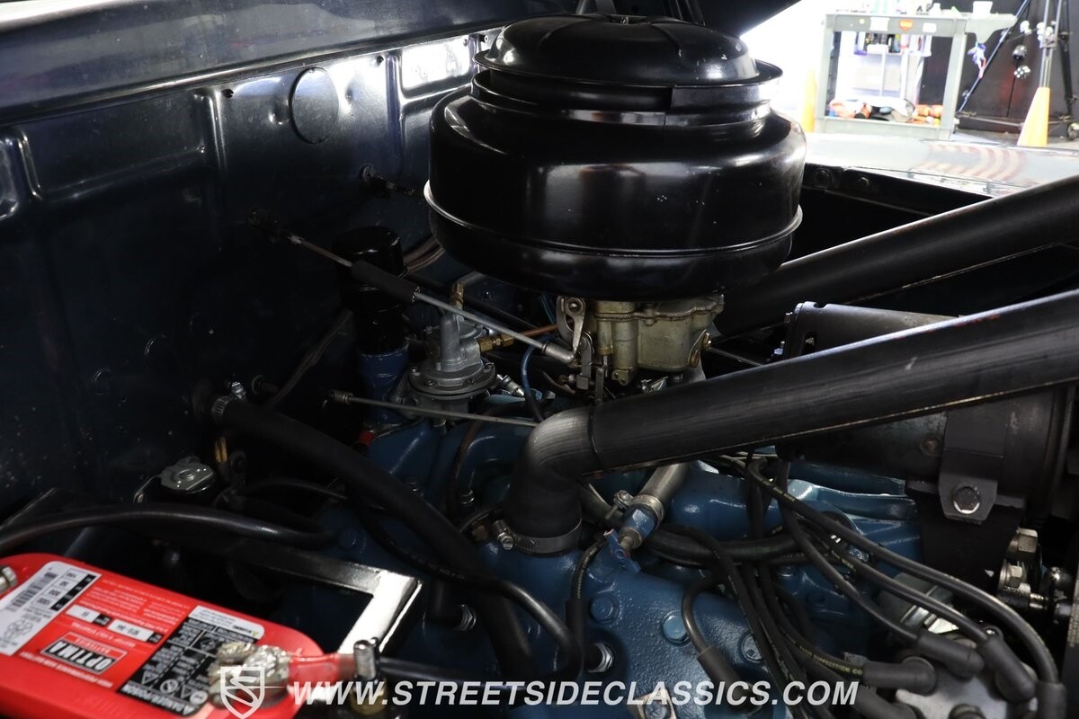 Ford-Super-Deluxe-1946-Sedan-32