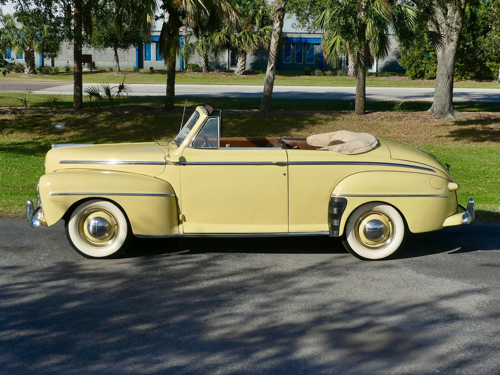 Ford-Super-Deluxe-1948-Convertible-11