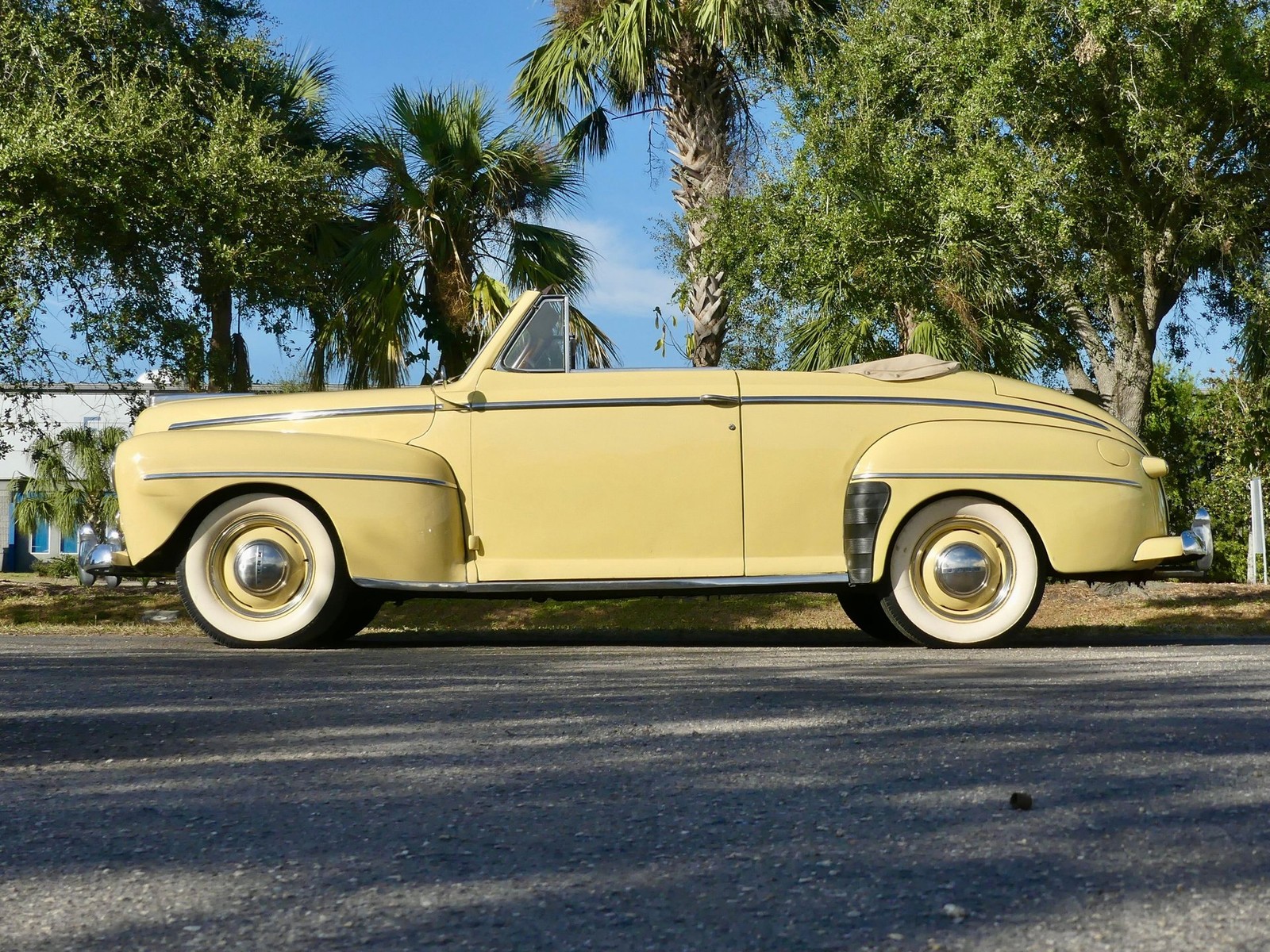 Ford-Super-Deluxe-1948-Convertible-12