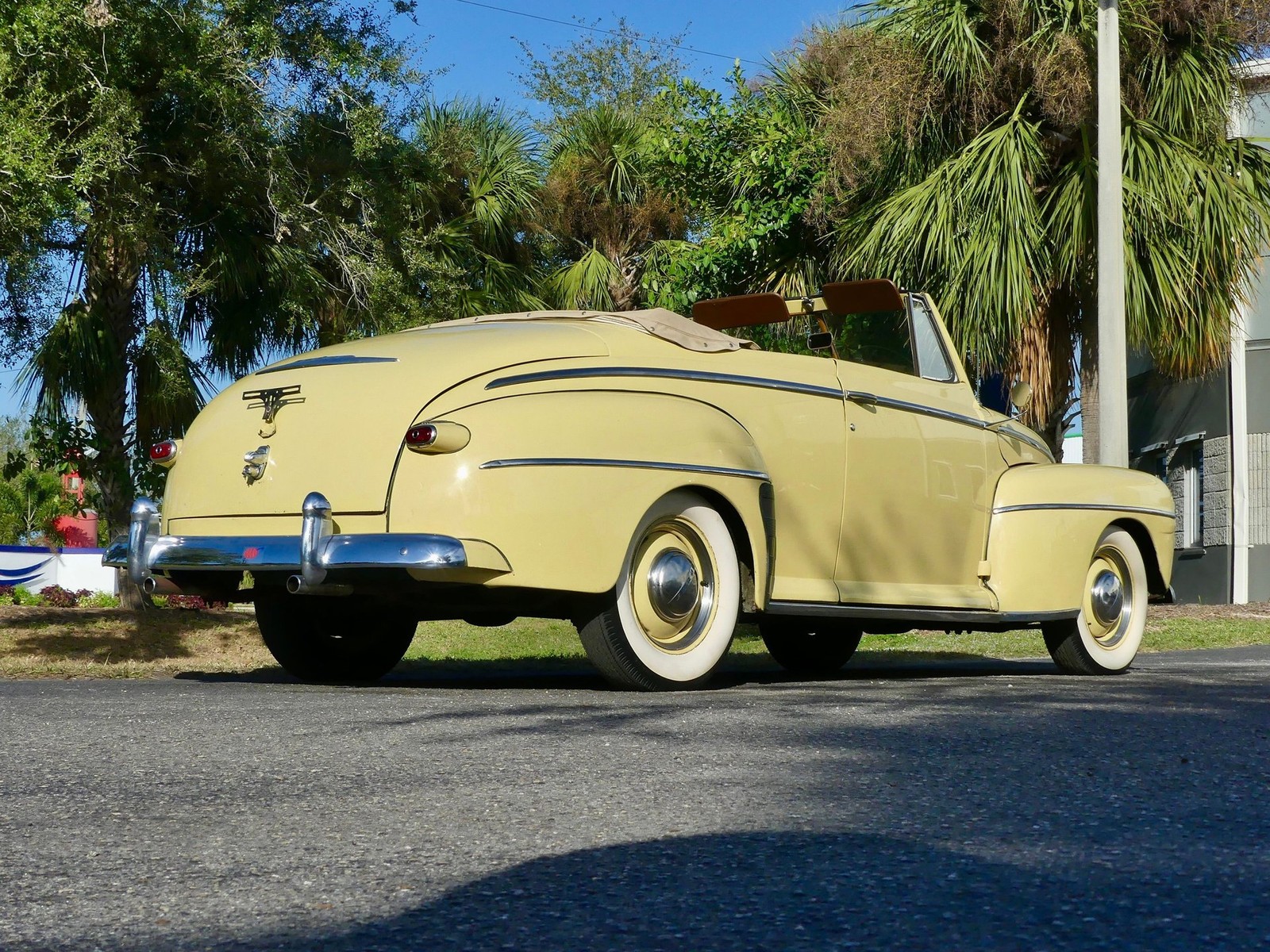 Ford-Super-Deluxe-1948-Convertible-21