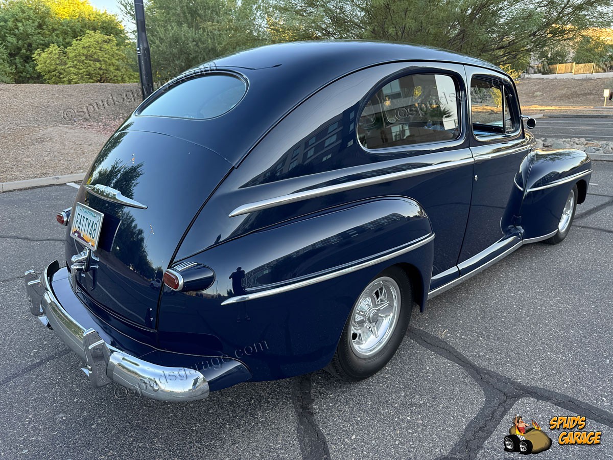 Ford-Super-Deluxe-Tudor-1948-Sedan-15