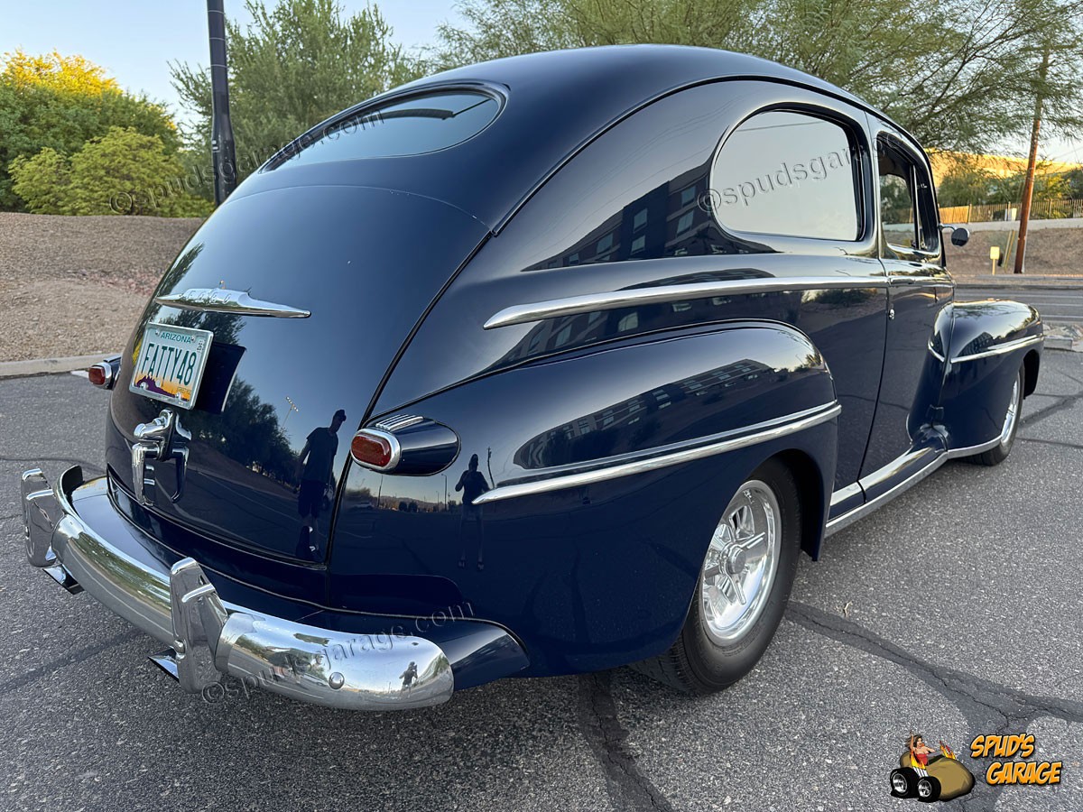 Ford-Super-Deluxe-Tudor-1948-Sedan-16