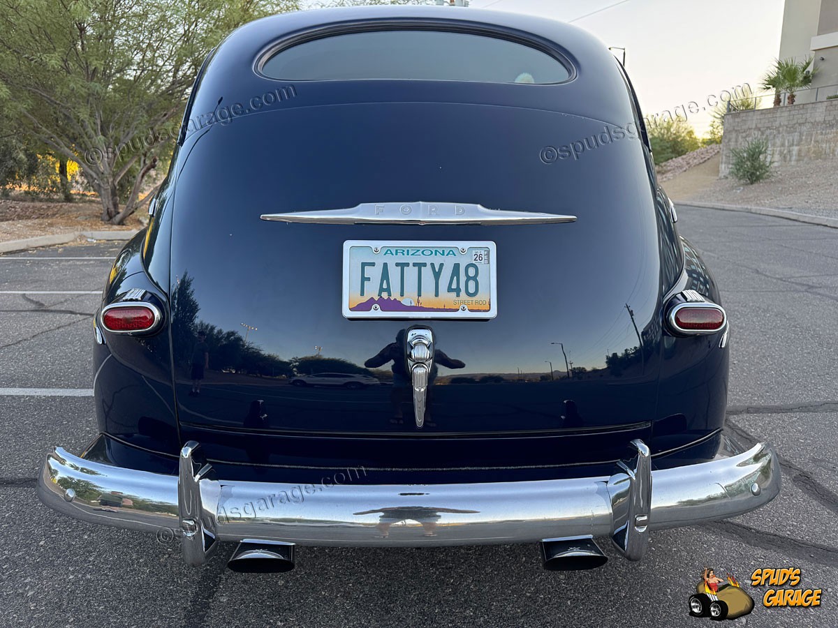 Ford-Super-Deluxe-Tudor-1948-Sedan-18