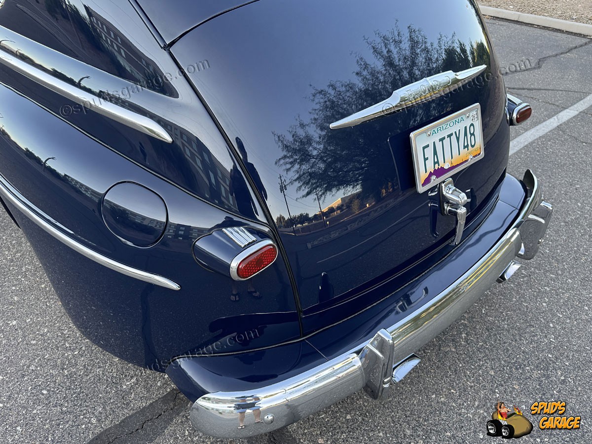 Ford-Super-Deluxe-Tudor-1948-Sedan-23