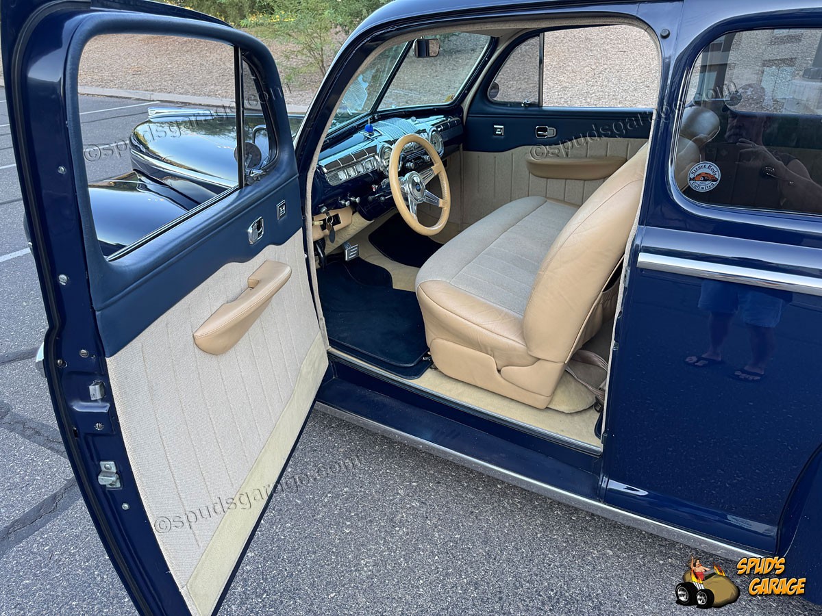 Ford-Super-Deluxe-Tudor-1948-Sedan-25