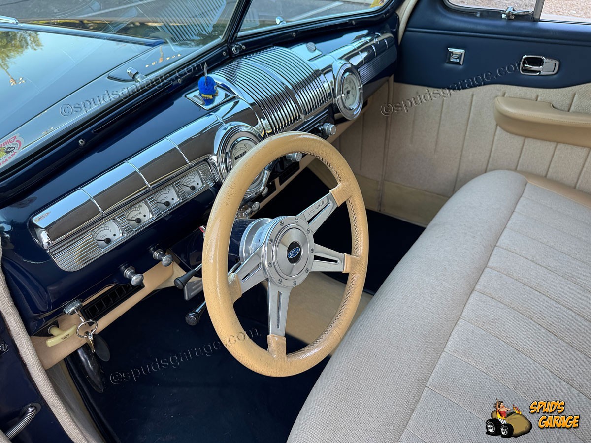 Ford-Super-Deluxe-Tudor-1948-Sedan-26