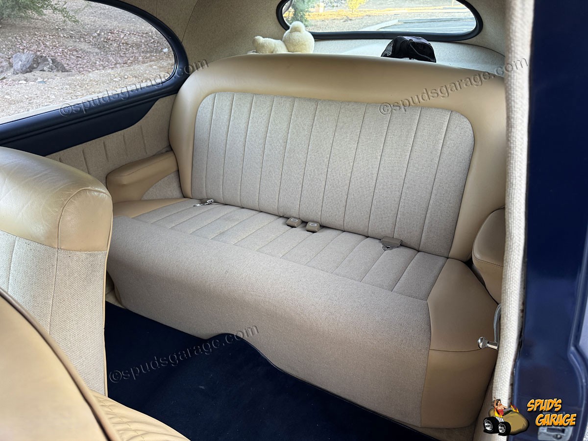 Ford-Super-Deluxe-Tudor-1948-Sedan-28