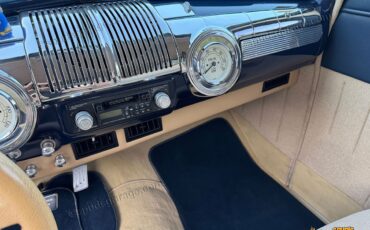 Ford-Super-Deluxe-Tudor-1948-Sedan-29