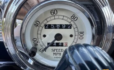 Ford-Super-Deluxe-Tudor-1948-Sedan-32