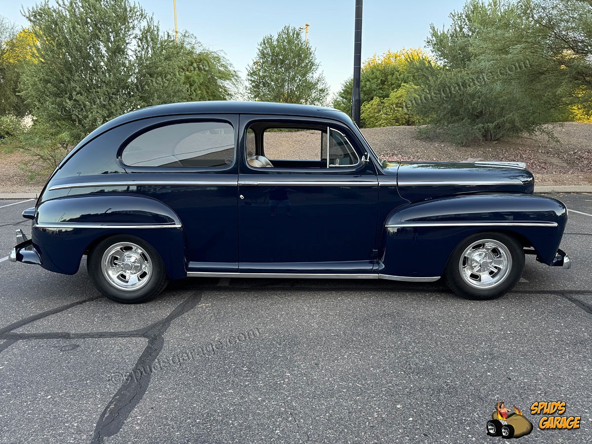 Ford-Super-Deluxe-Tudor-1948-Sedan-7
