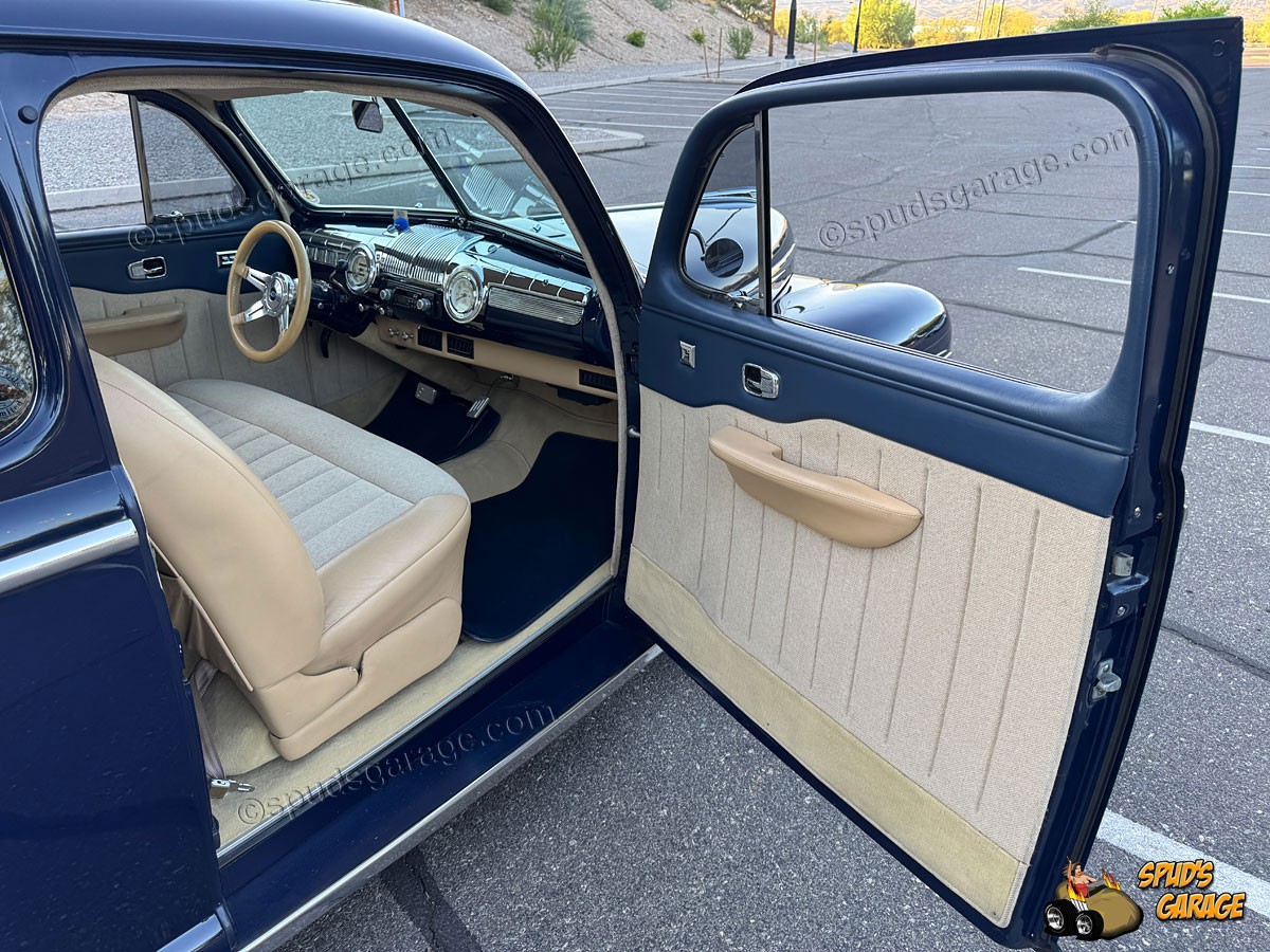 Ford-Super-Deluxe-Tudor-1948-Sedan-8