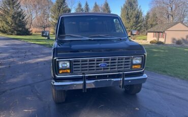 Ford-Super-Wagon-1978-Van-1