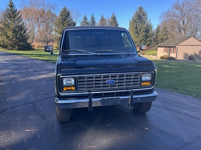 Ford-Super-Wagon-1978-Van-1