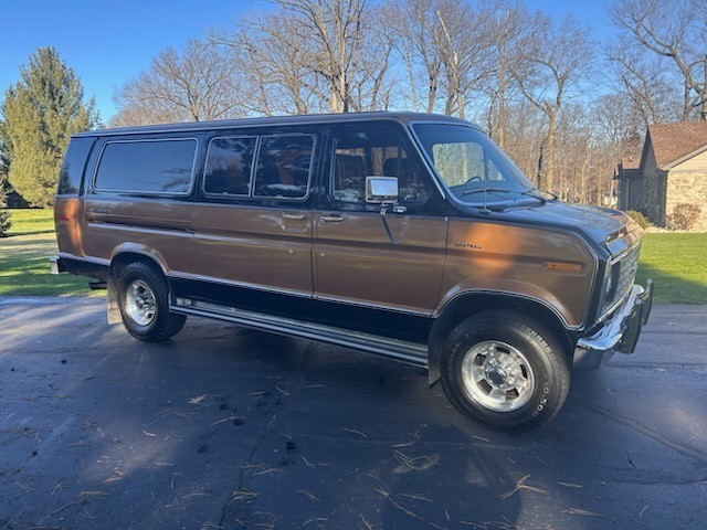 Ford-Super-Wagon-1978-Van-2