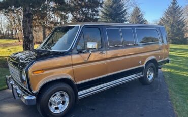 Ford-Super-Wagon-1978-Van