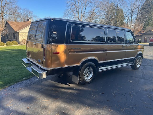 Ford-Super-Wagon-1978-Van-4