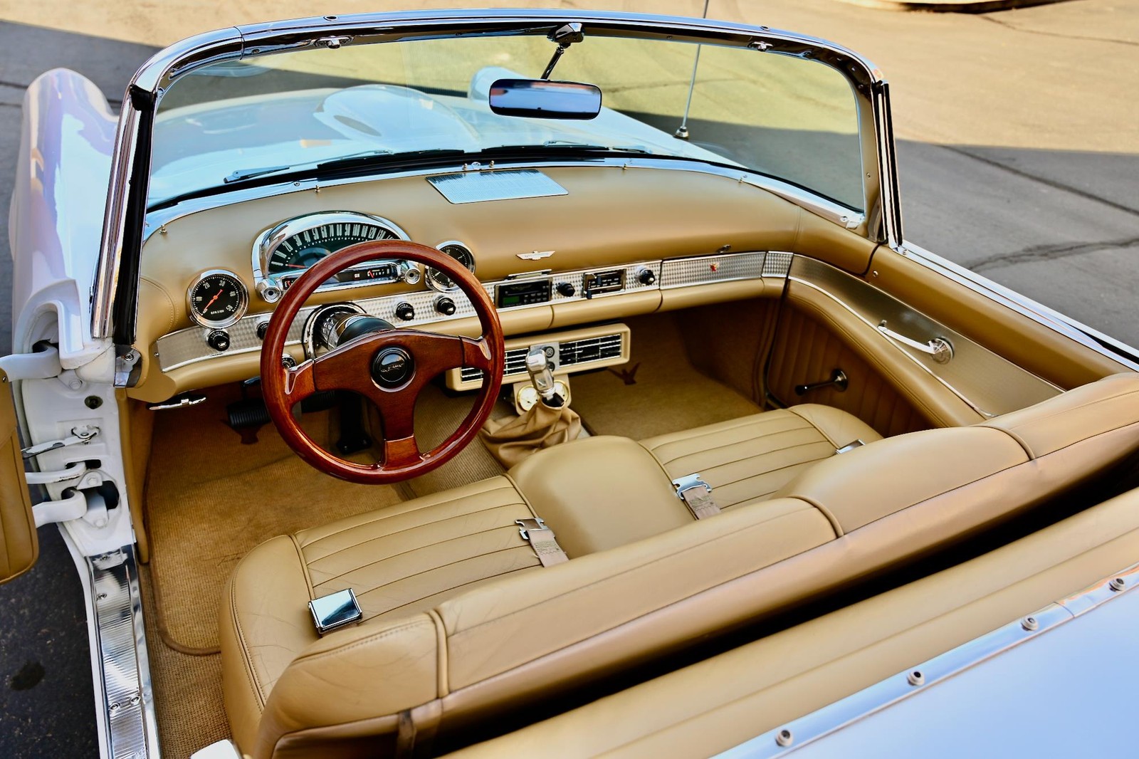 Ford-Thunderbird-1955-37