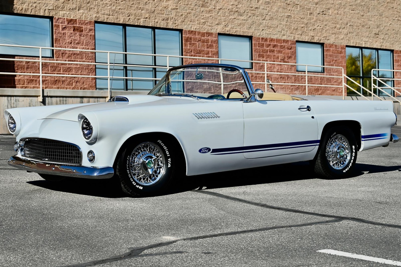 Ford-Thunderbird-1955-4