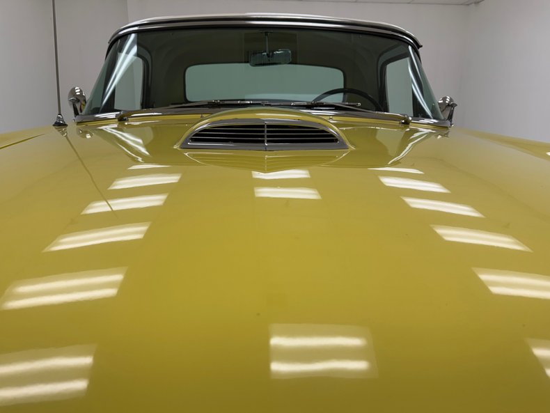 Ford-Thunderbird-1955-Goldenrod-Yellow-Black-15
