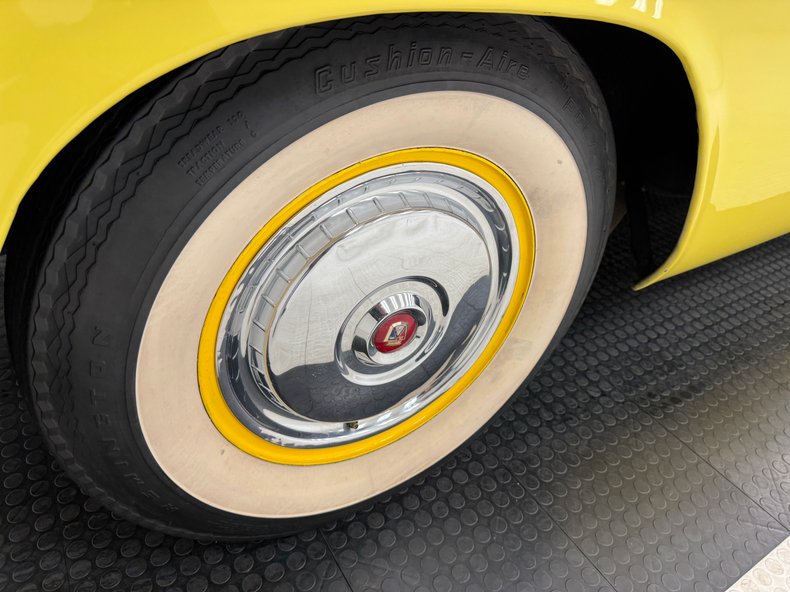 Ford-Thunderbird-1955-Goldenrod-Yellow-Black-18