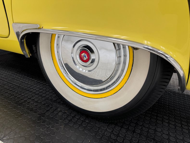 Ford-Thunderbird-1955-Goldenrod-Yellow-Black-26