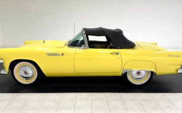 Ford-Thunderbird-1955-Goldenrod-Yellow-Black-3